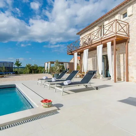 Villa Famiglia Selina
